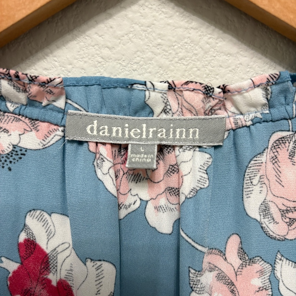 Daniel Rainn Liona Flutter Sleeve Top - Blue Floral, L - Picture 4 of 8